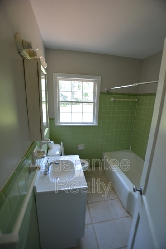 Building Photo - 1314 9th Ave