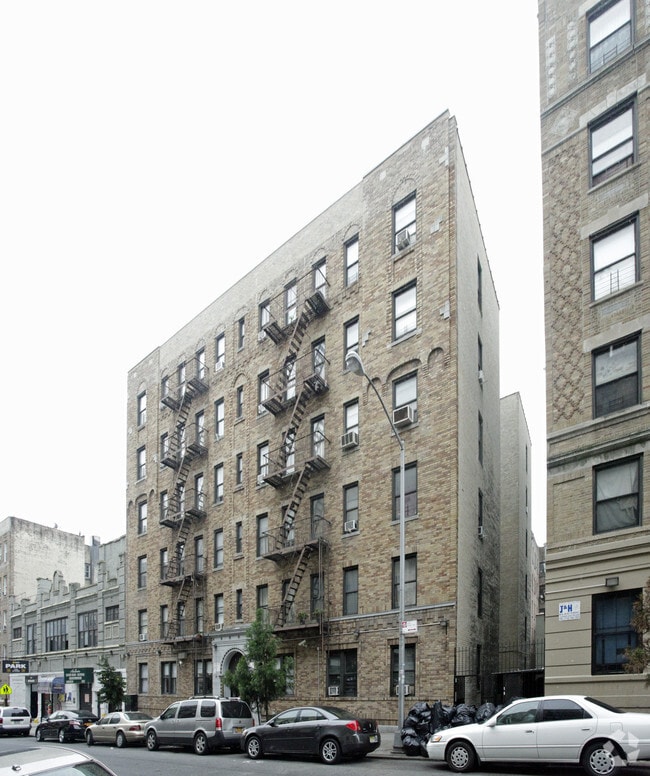 Building Photo - 560-562 W 174th St