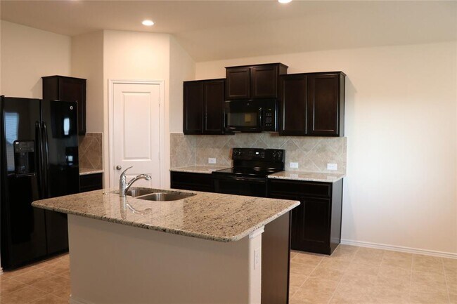 Building Photo - 1032 Hillrose Dr