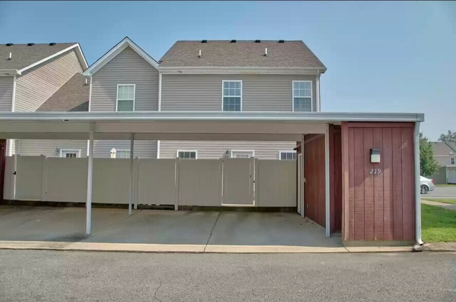 Building Photo - 219 Rowlette Cir