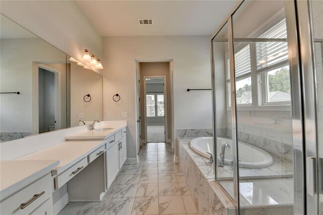 Building Photo - 3695 Andover St