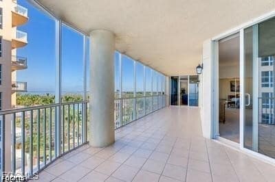 Building Photo - 14250 Royal Harbour Ct