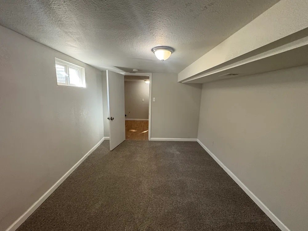 Building Photo - 3145 E Carmel Dr