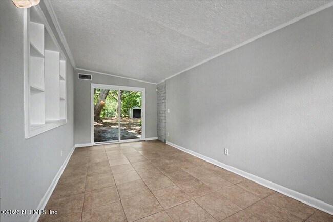 Building Photo - 7010 Arques Rd