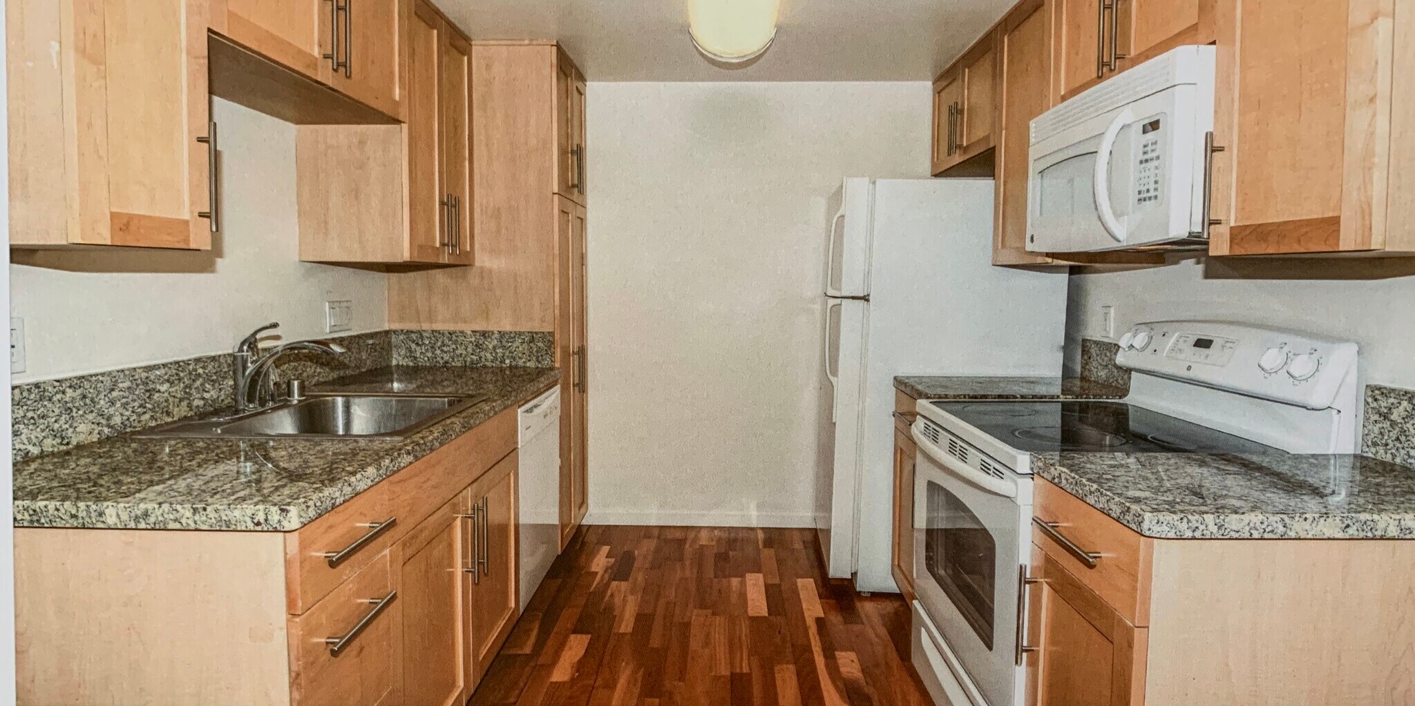Kitchen - 127 Player Ct