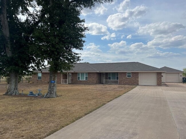 Building Photo - 566 Schmidt Rd