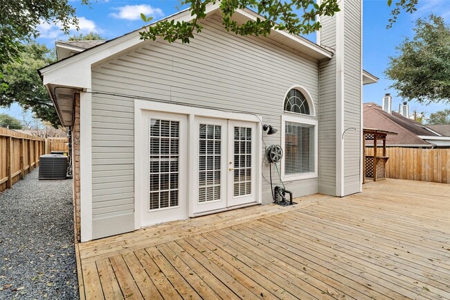 Building Photo - 12800 Briar Forest Dr