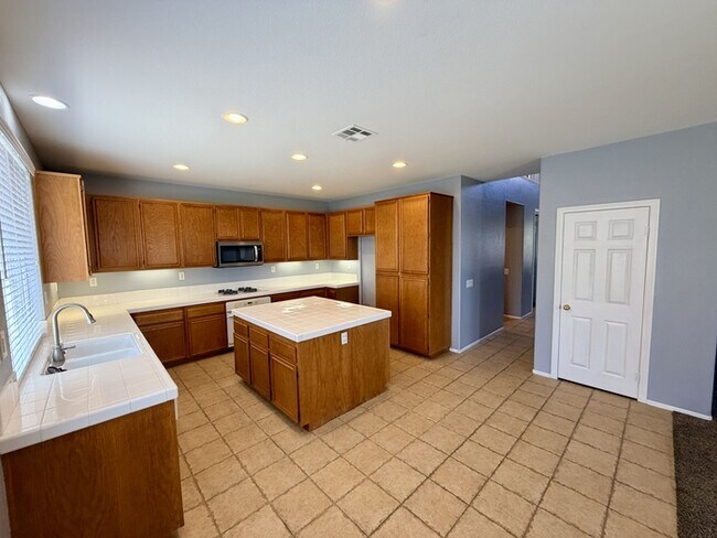 Building Photo - 31141 Old Trail Cir