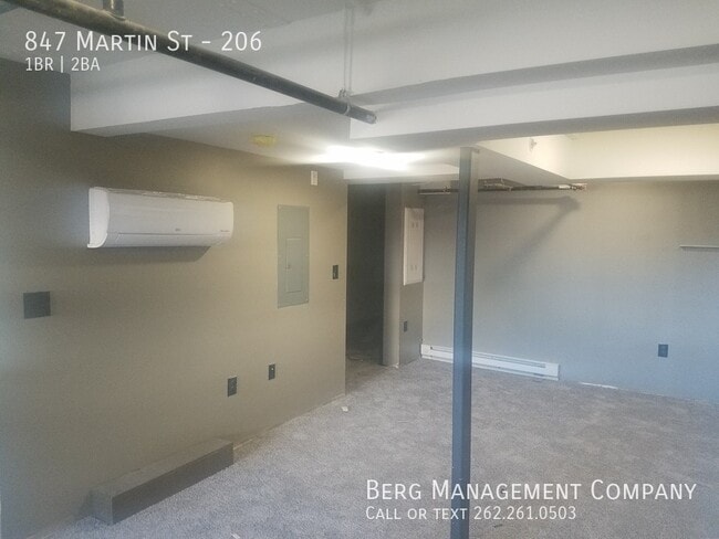 Building Photo - 847 Martin St