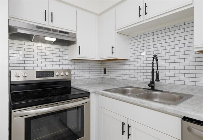 Building Photo - 1545 40th Ave