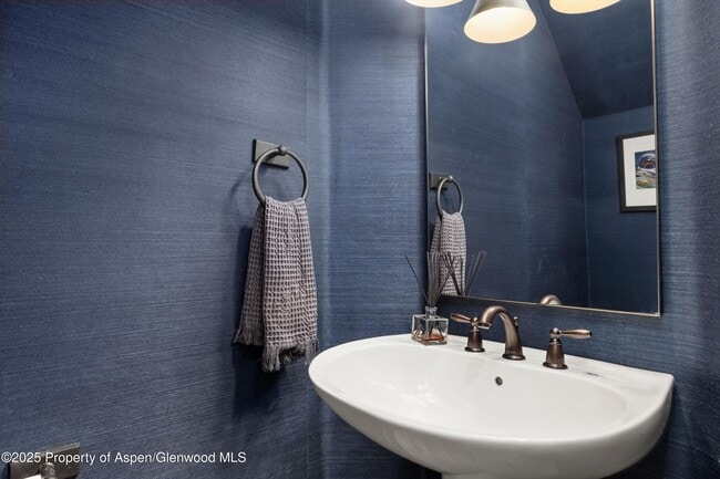 Building Photo - 41 Choke Cherry Ct