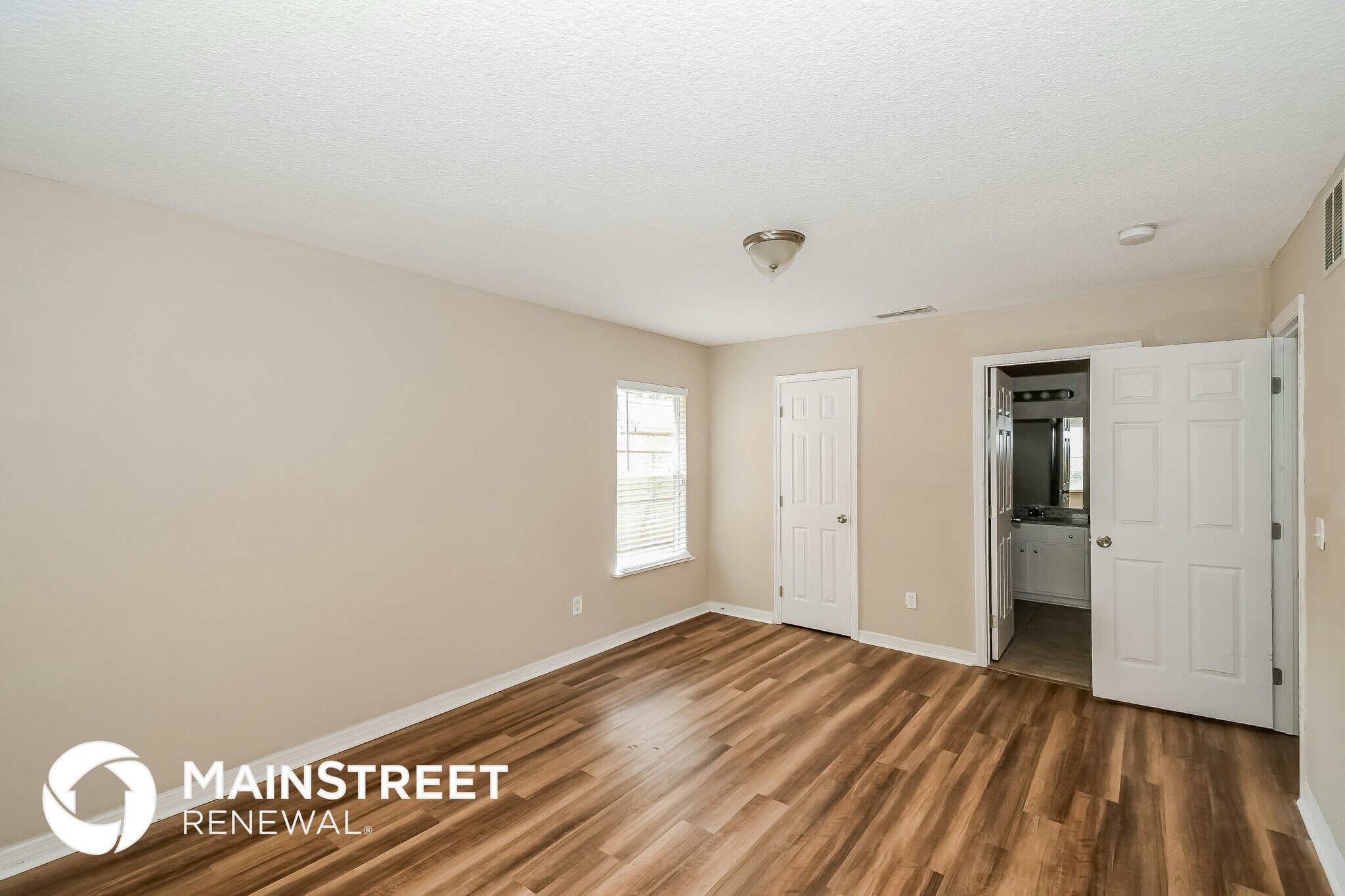 Building Photo - 523 E 55th St