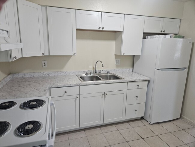 Building Photo - 3/2 DUPLEX