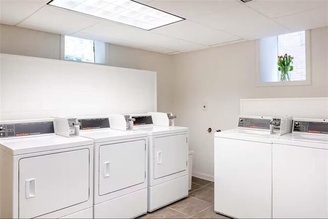 Building Photo - 1100 Piedmont Ave NE