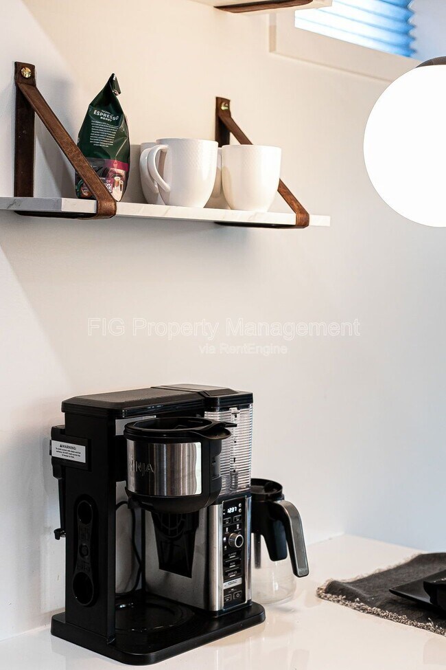 Building Photo - 3415 N Broadway