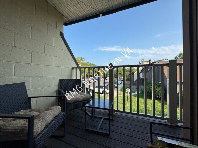 Building Photo - 8056 Pantano Pl