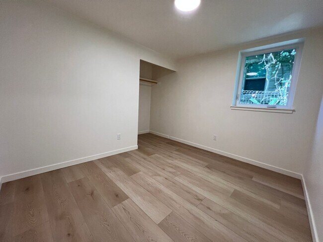 Building Photo - #244-5110 SE 41st Ave