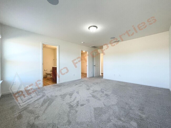 Building Photo - 6117 Oak Psge Dr