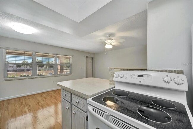 Building Photo - 650 Pinellas Point Dr S