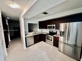 Building Photo - 4245 S Pine Island Rd