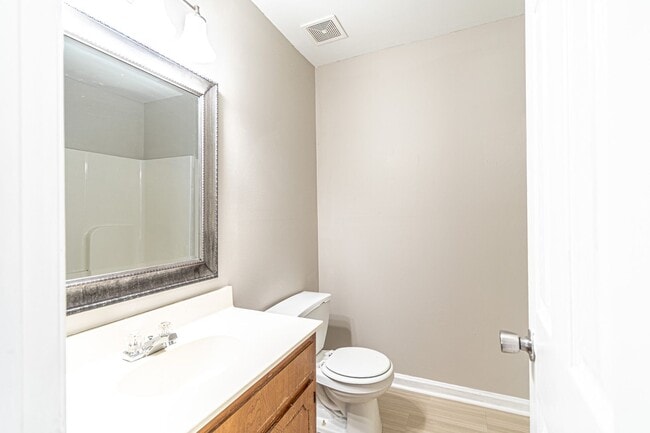 Building Photo - 1811 Harbor Dr