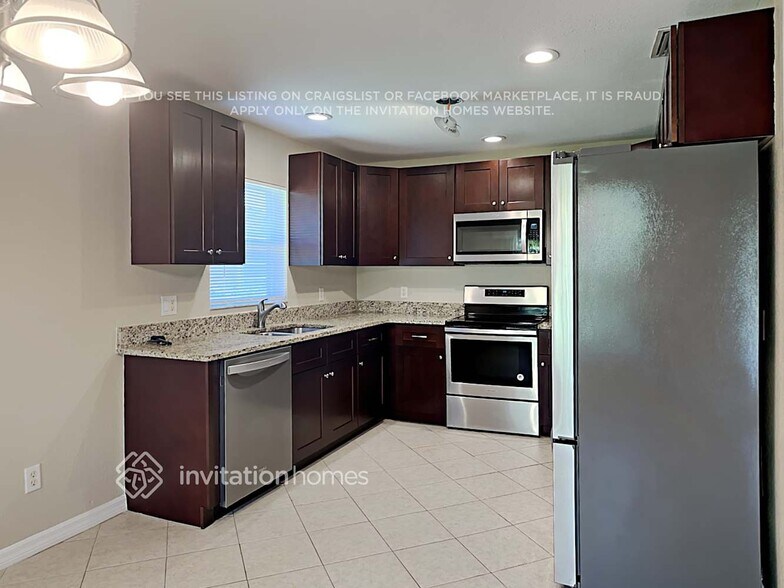 Building Photo - 96 Purus St