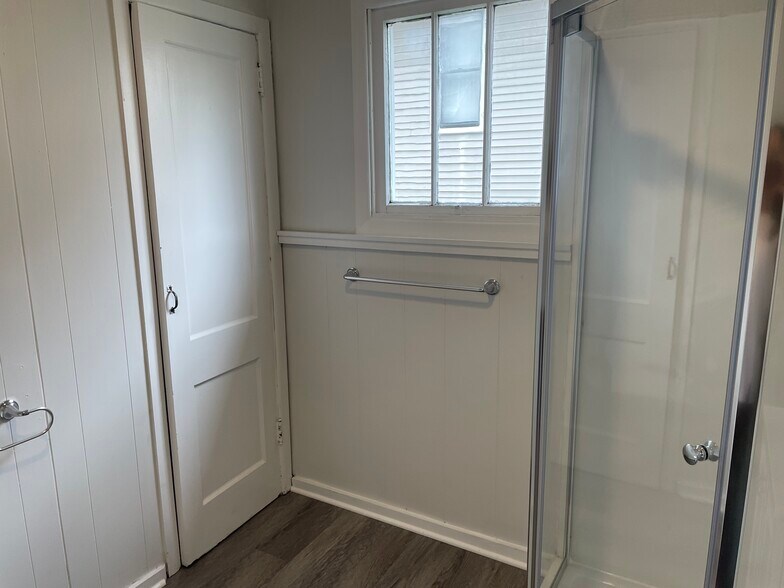 Building Photo - 36 Lincoln Ave