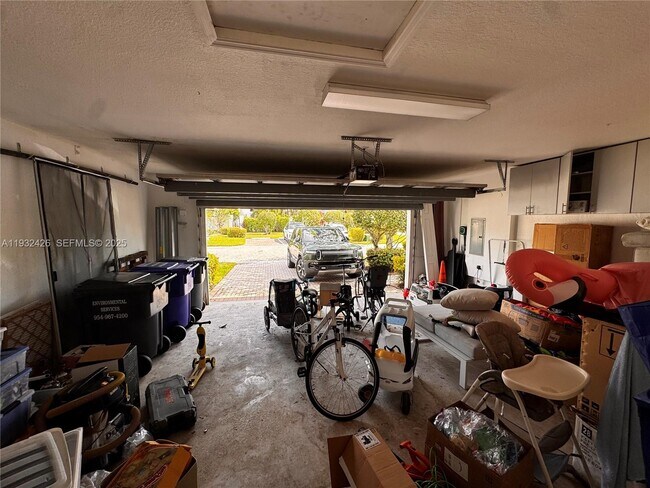 Building Photo - 876 Spinnaker Dr