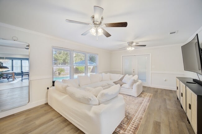 Building Photo - 1024 Juniper Ave