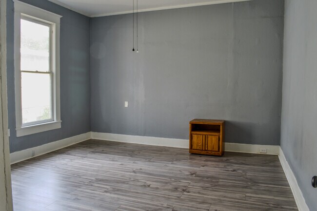 Building Photo - 2416 Highland Ave