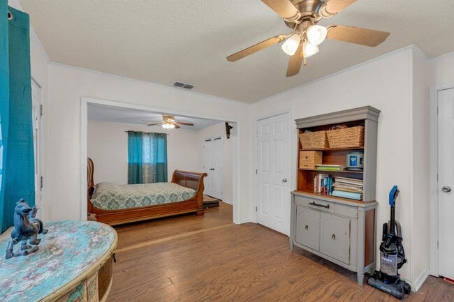 Building Photo - 928 Moccasin Trail