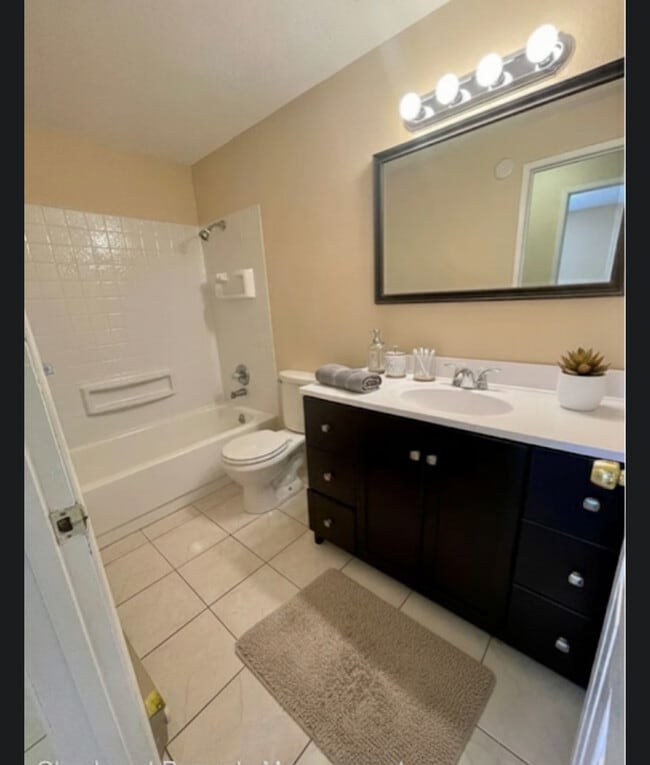 Building Photo - 827 32nd St