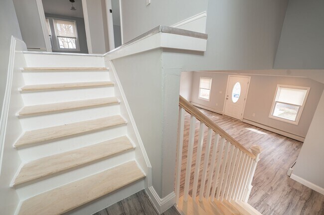 Building Photo - 12 Union Ave