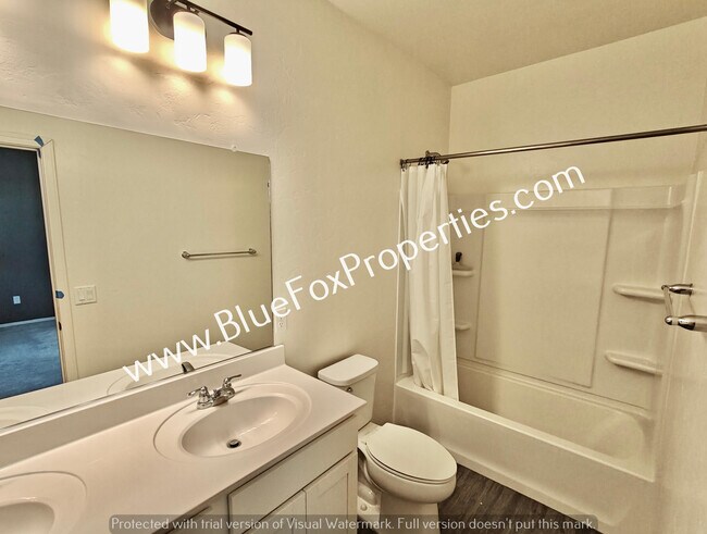 Building Photo - 7926 S Golden Bell Dr