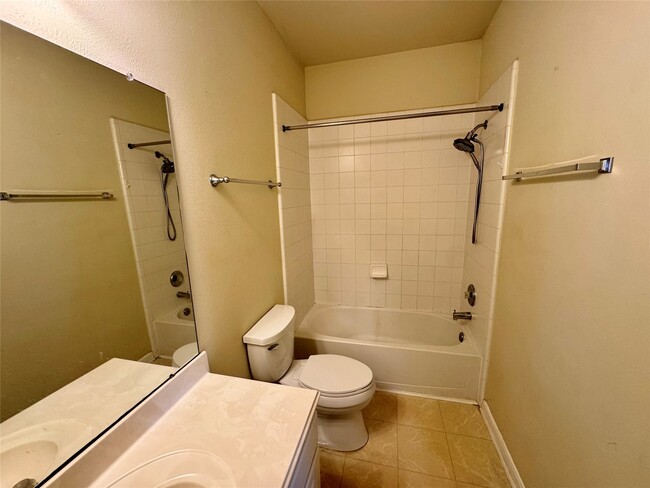 Building Photo - 12905 Meadow Springs Dr