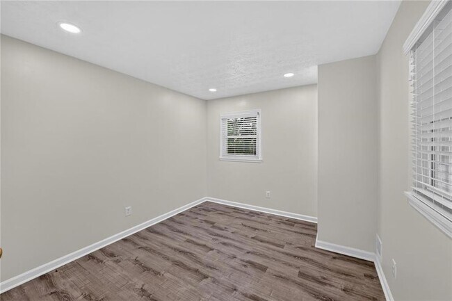 Building Photo - 1714 S Johnson Ferry Rd NE