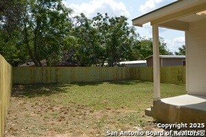 Building Photo - 812 Uvalde St