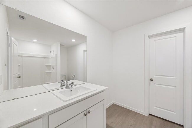 Building Photo - 16207 Rustic Pr Dr