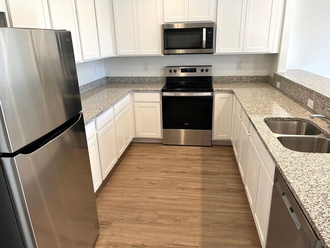 Building Photo - Newly Built Townhome