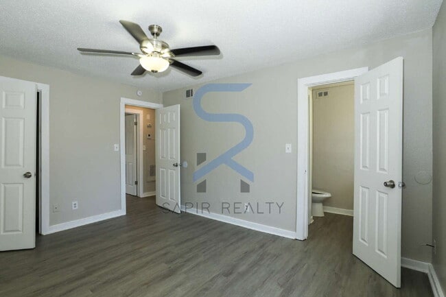 Building Photo - Freshly Updated 2BR/1.5BA with All-Electric Living