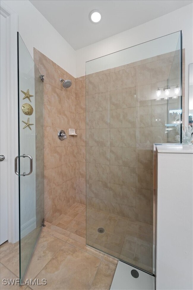 Building Photo - 6140 Victory Dr