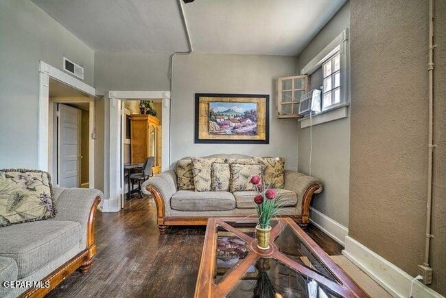 Building Photo - 505 W Missouri Ave