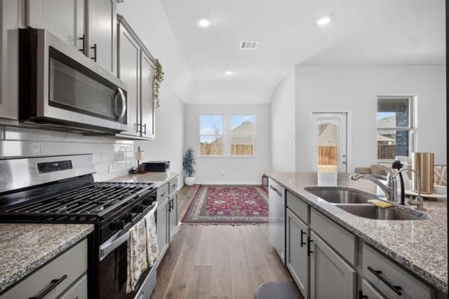 Building Photo - 10601 Autumn Leaves Ln