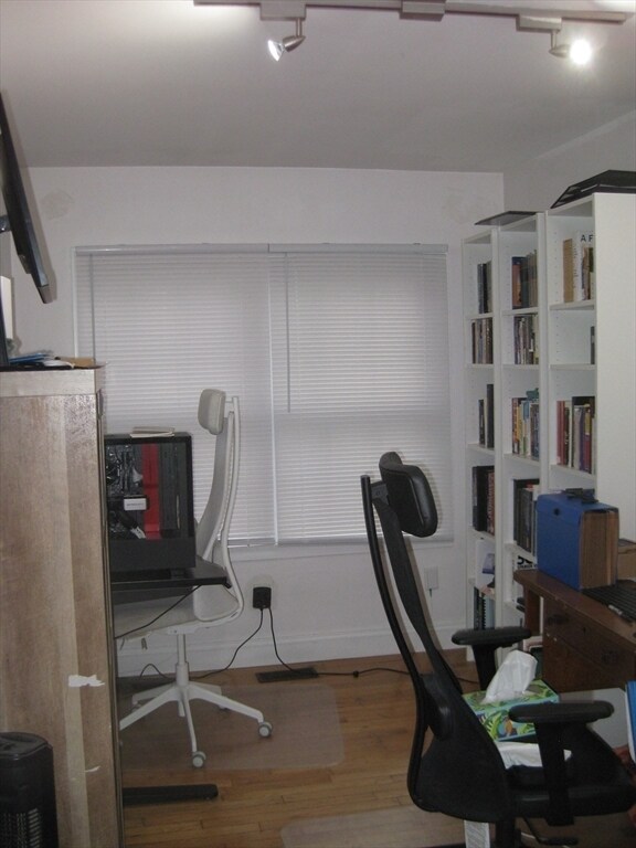 Building Photo - 45 Wellesley Park