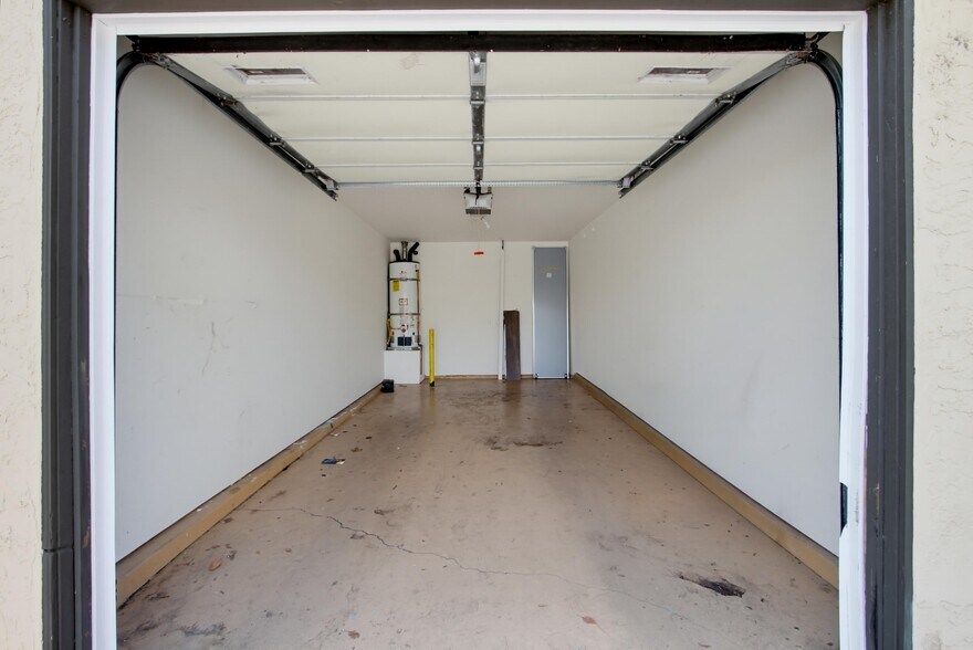 Building Photo - 5046 Los Morros Way