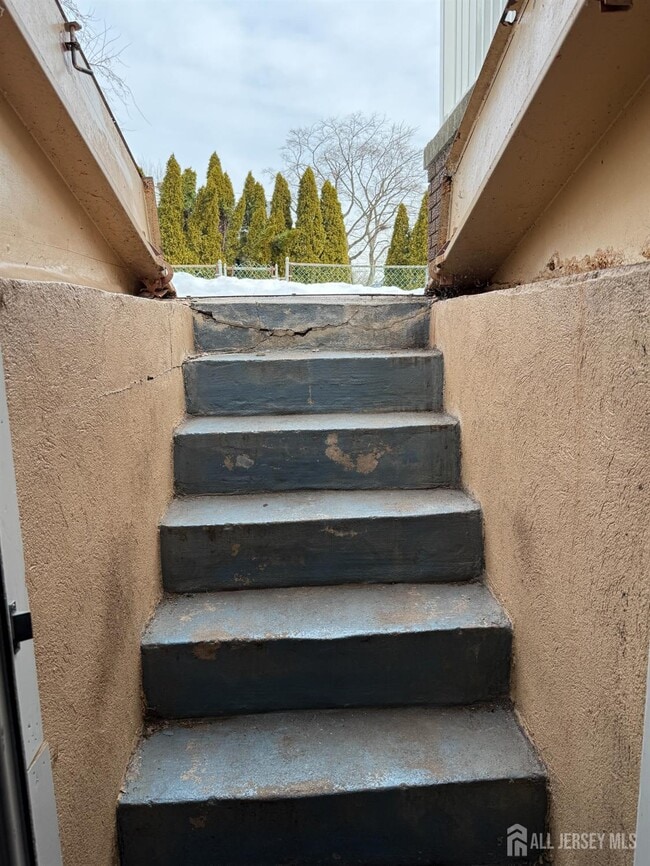 Building Photo - 20 Broadway