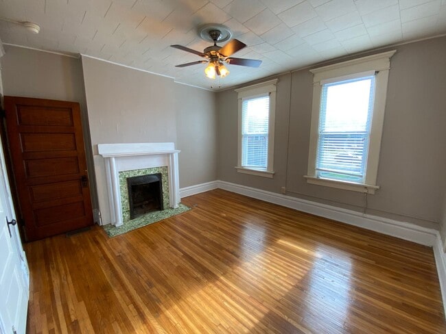 Building Photo - 1467 Worthington St