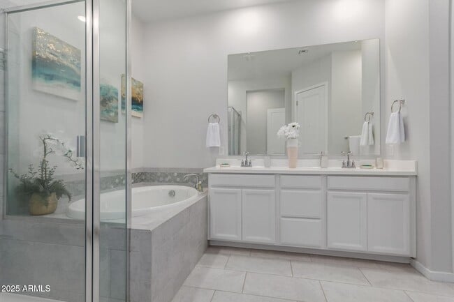 Building Photo - 1914 N 140th Ave