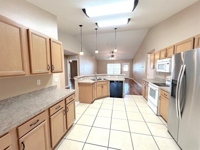 Building Photo - 70 Pheasant Dr