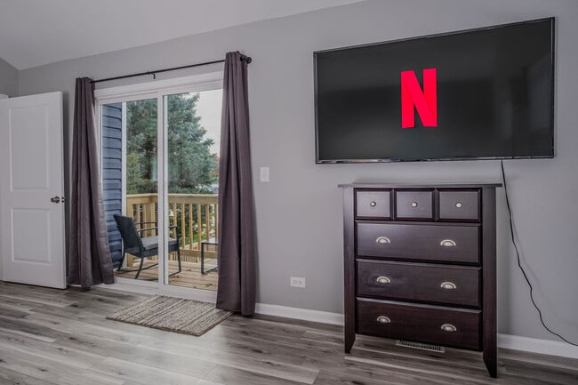 Building Photo - 3407 Venice Ave